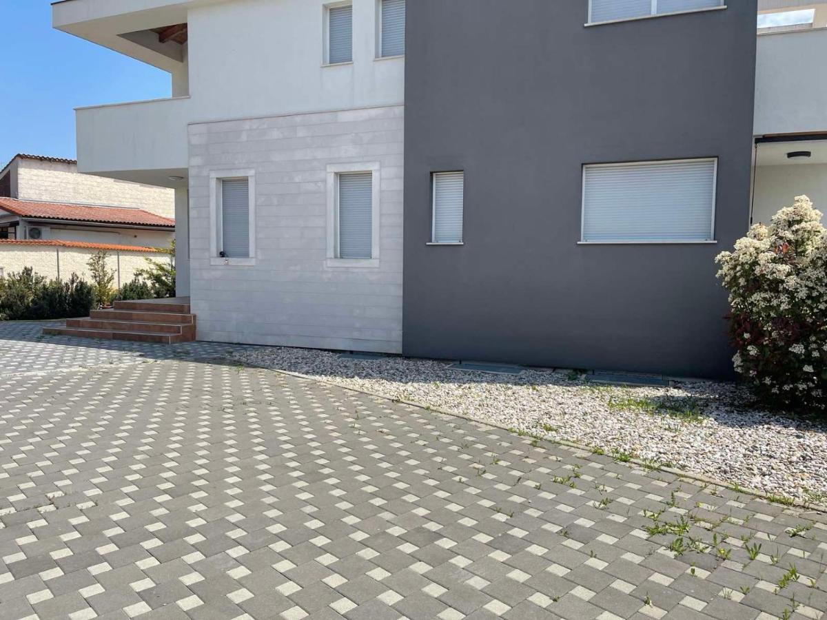 Apartments Peti Pula Exterior foto